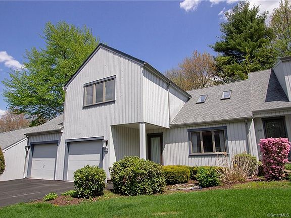 2nd image of 48 Somerset Cir #48