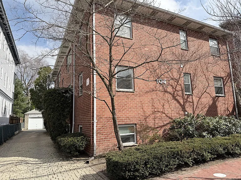 104 Trowbridge St #2 — Photo 15