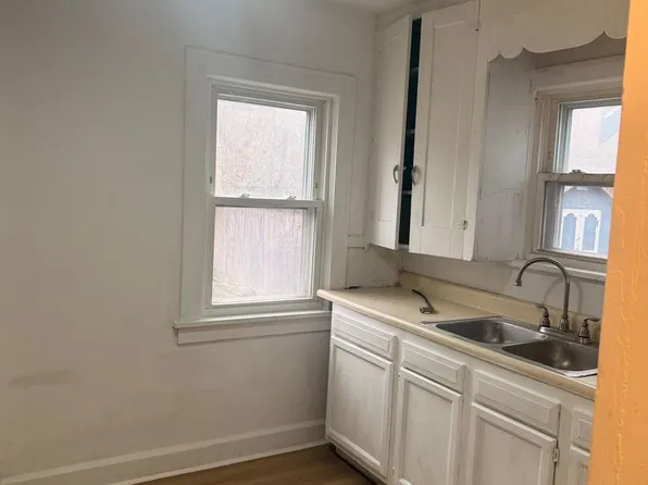 891 E 131st St, Cleveland, OH 44108