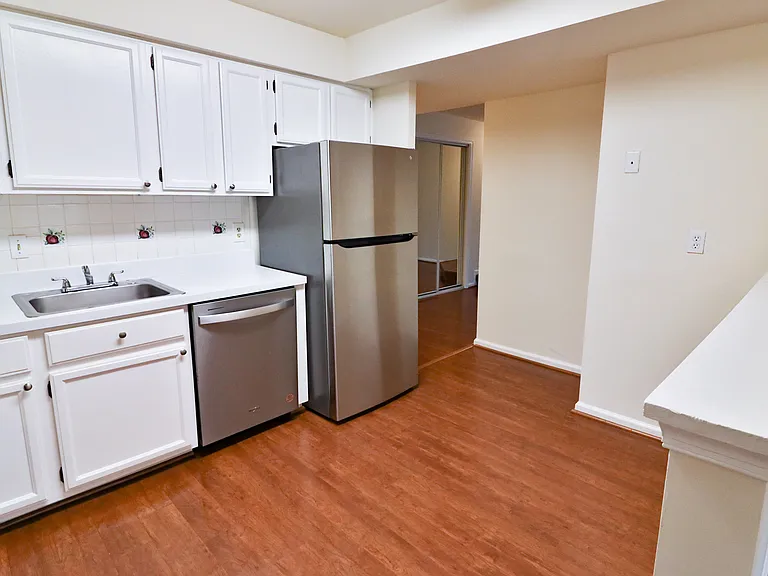 13 Pickering Ct #102 — Photo 2
