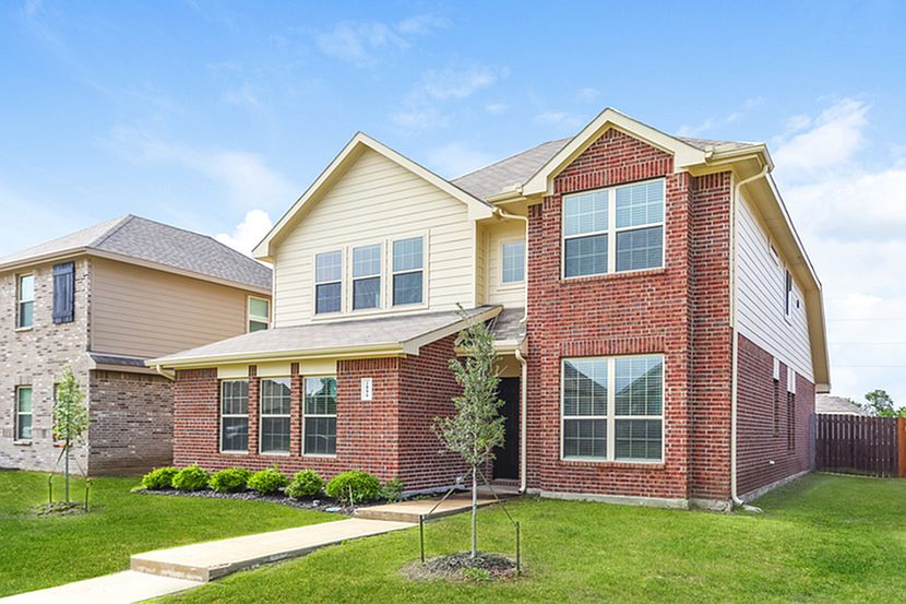 2nd image of 1806 Cross Oaks Dr