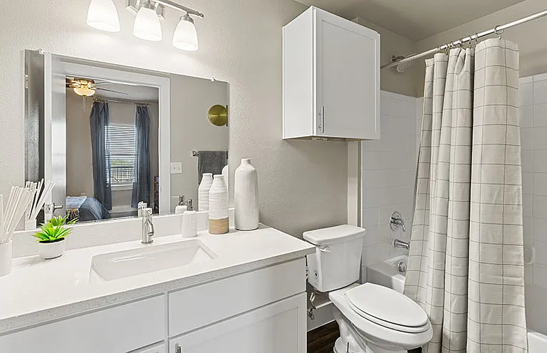 Parallax @ Georgetown Apartments — Photo 10
