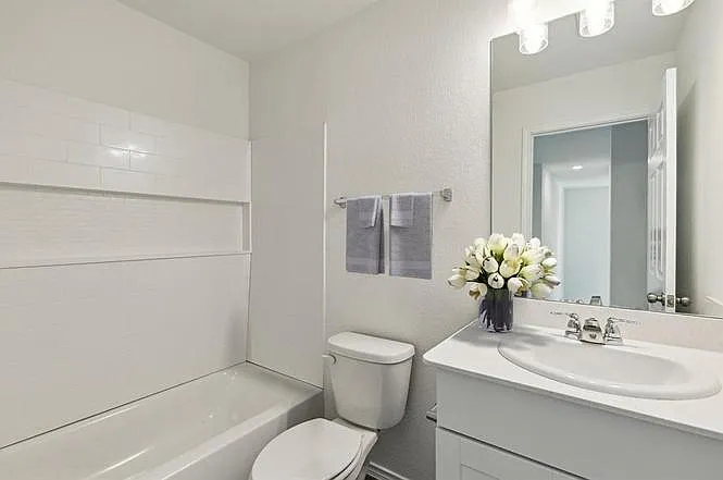 4 bed, 2.5 bath, 1893 sqft, $2,100 — Photo 3