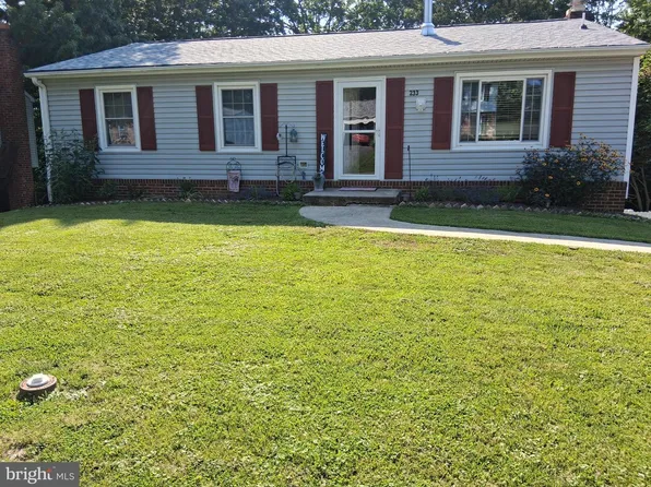 233 Wintergreen Ln, Brunswick, MD 21716