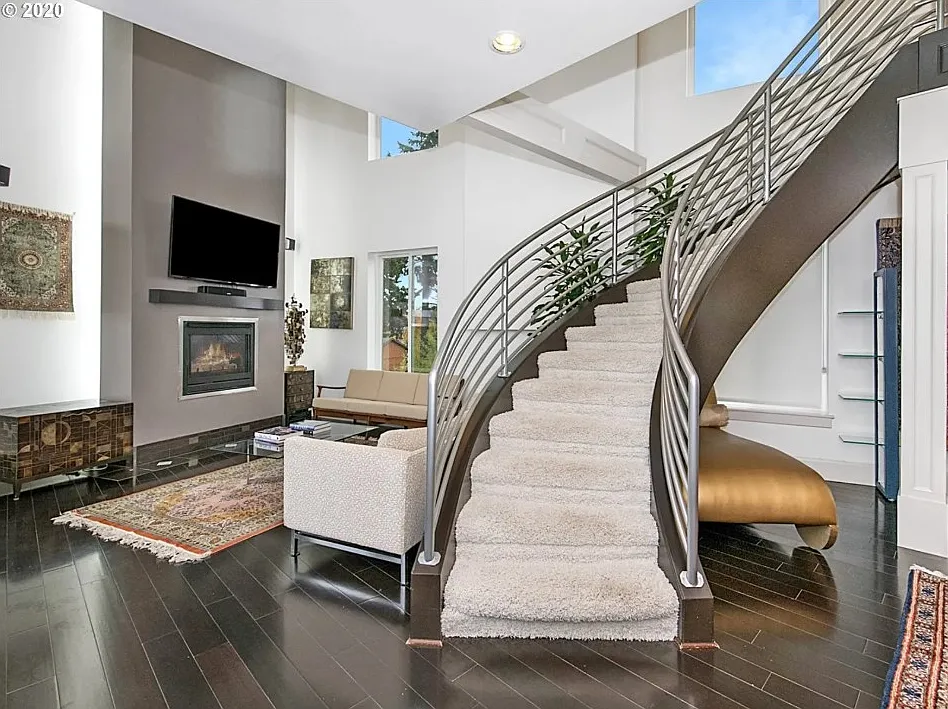 6020 Northeast Willow Street - 1 — Photo 1