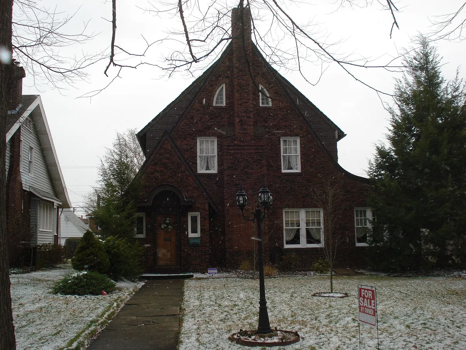 1102 Carlisle St photo 1