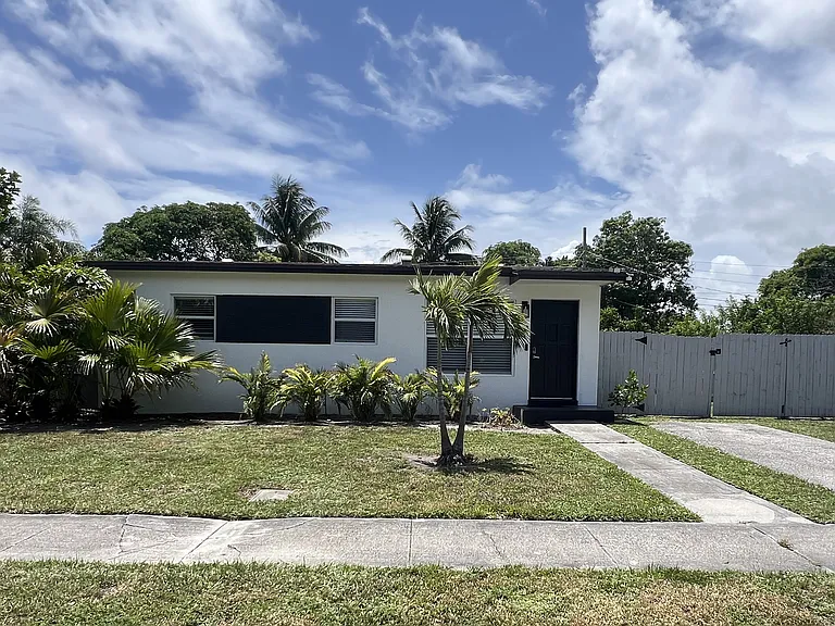 1312 Prospect St — Photo 3