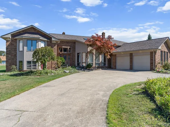 37418 Fiore Trl, Clinton Township, MI 48036