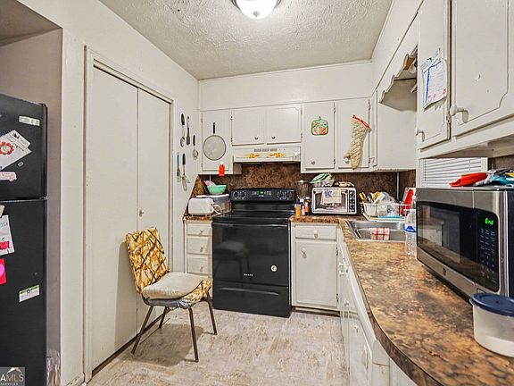 4th image of 1435 Forest Villa Dr NW