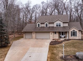 912 Cherokee Ct, Waupaca, WI 54981