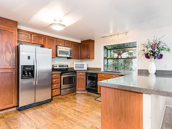 5th image of 3438 161st Pl SE APT 46