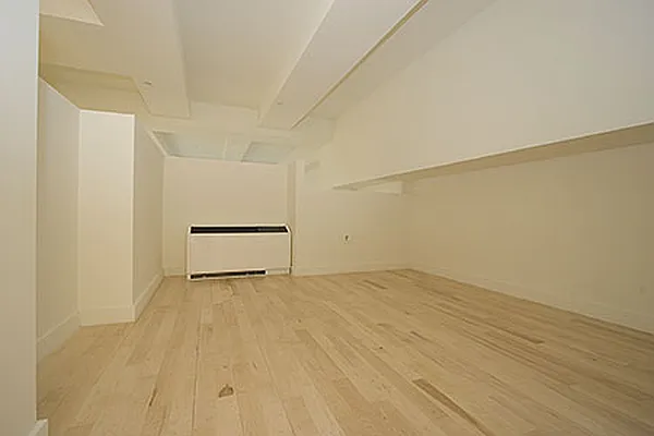 Rented by Sumitomo Real Estate Sales | media 23