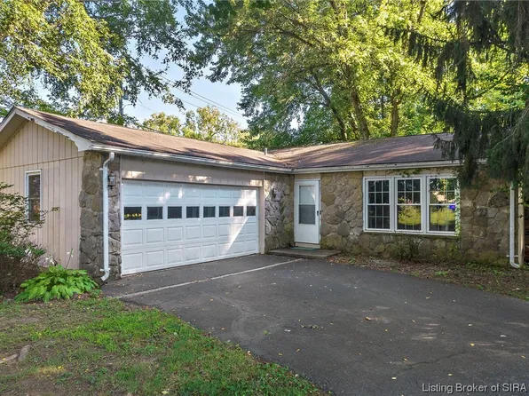 105 Spruce Lane, Hanover, IN 47243