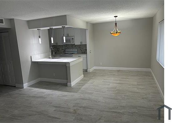 1st image of 1014 Meadows Cir #1014