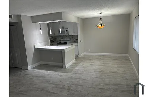 1014 Meadows Cir #1014 Photo 1