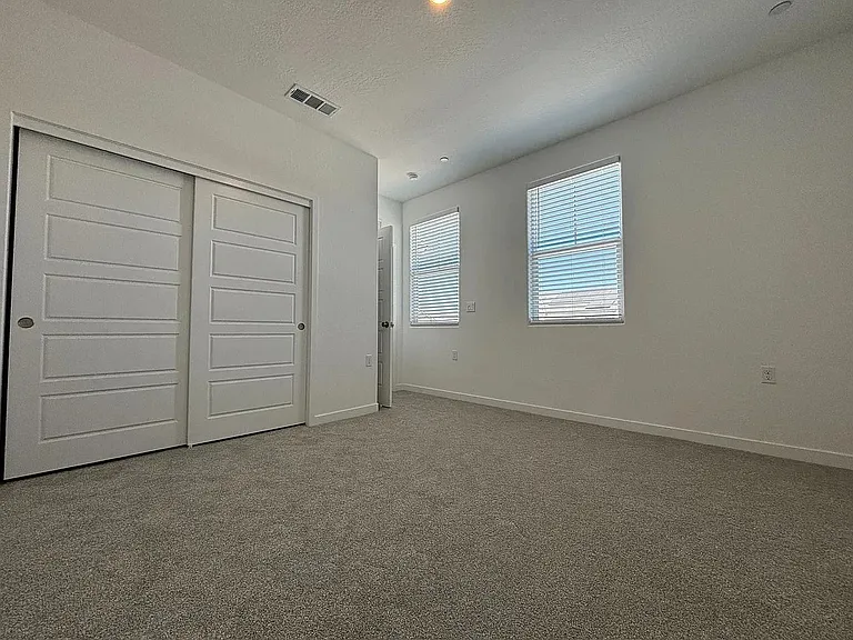 1052 Plum Tree Ave — Photo 6