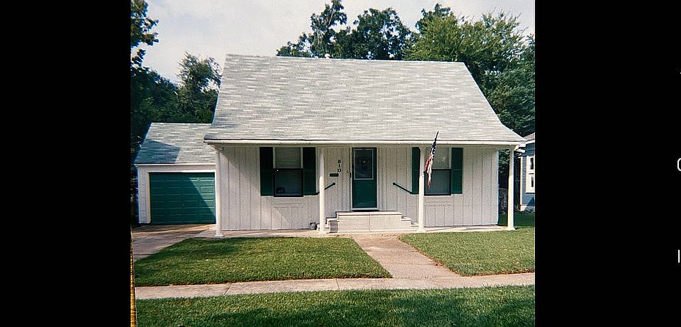 1st image of 810 W Cherry Ave