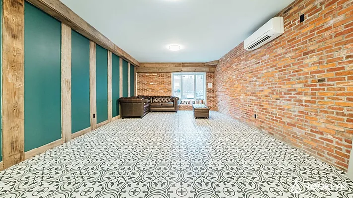 Rented by Nooklyn NYC LLC | media 18