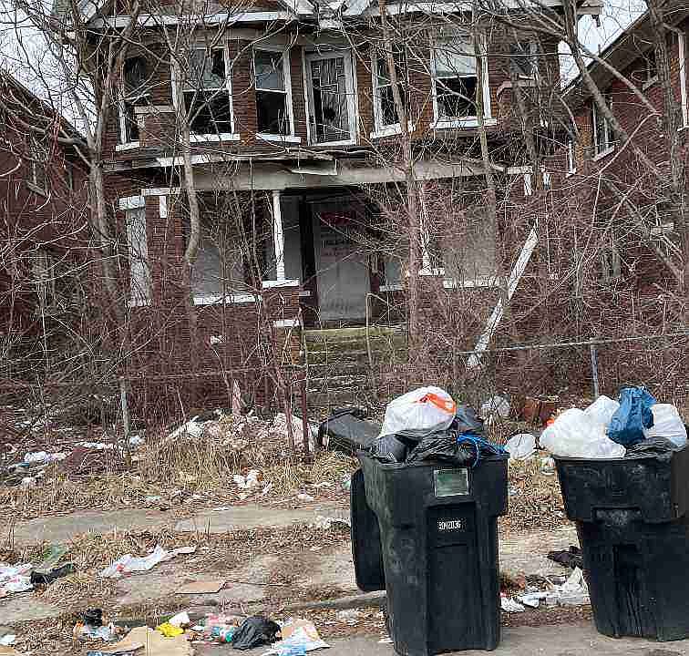 8871 N Clarendon