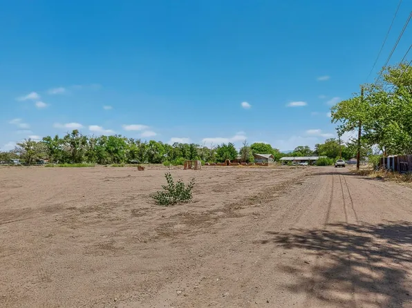 1602 Juan Perea Rd, Los Lunas, NM 87031