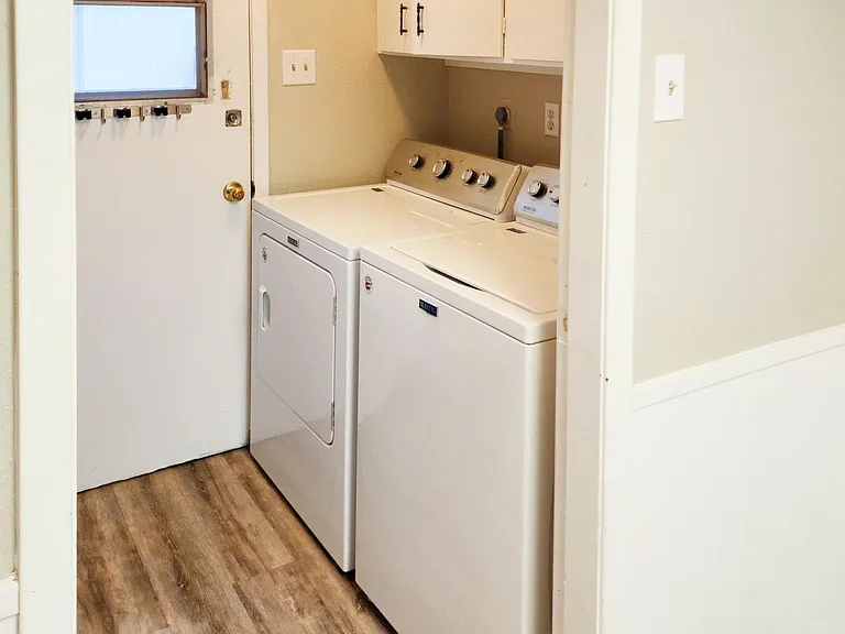 9317 Powhatan Dr — Photo 32