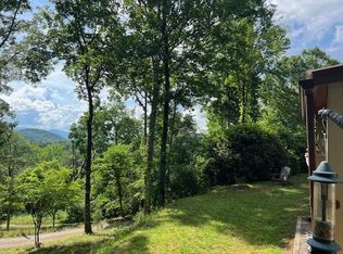 207 Ives Ln, Franklin, NC 28734