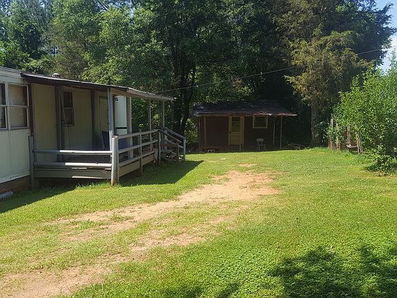 5th image of 421 Dumont Ave