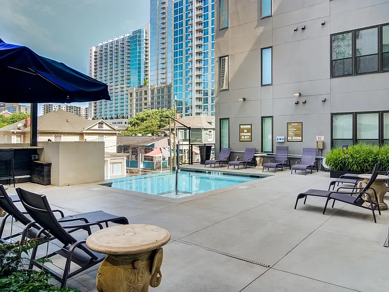 Axis Midtown — Photo 29