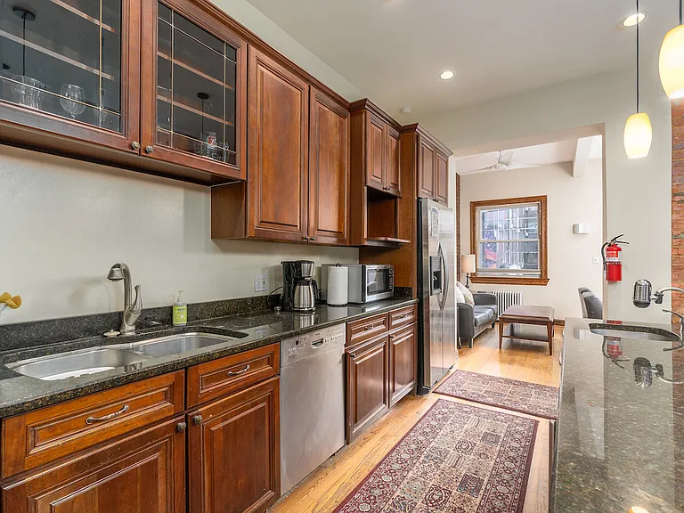 1820 Calvert St NW — Photo 17