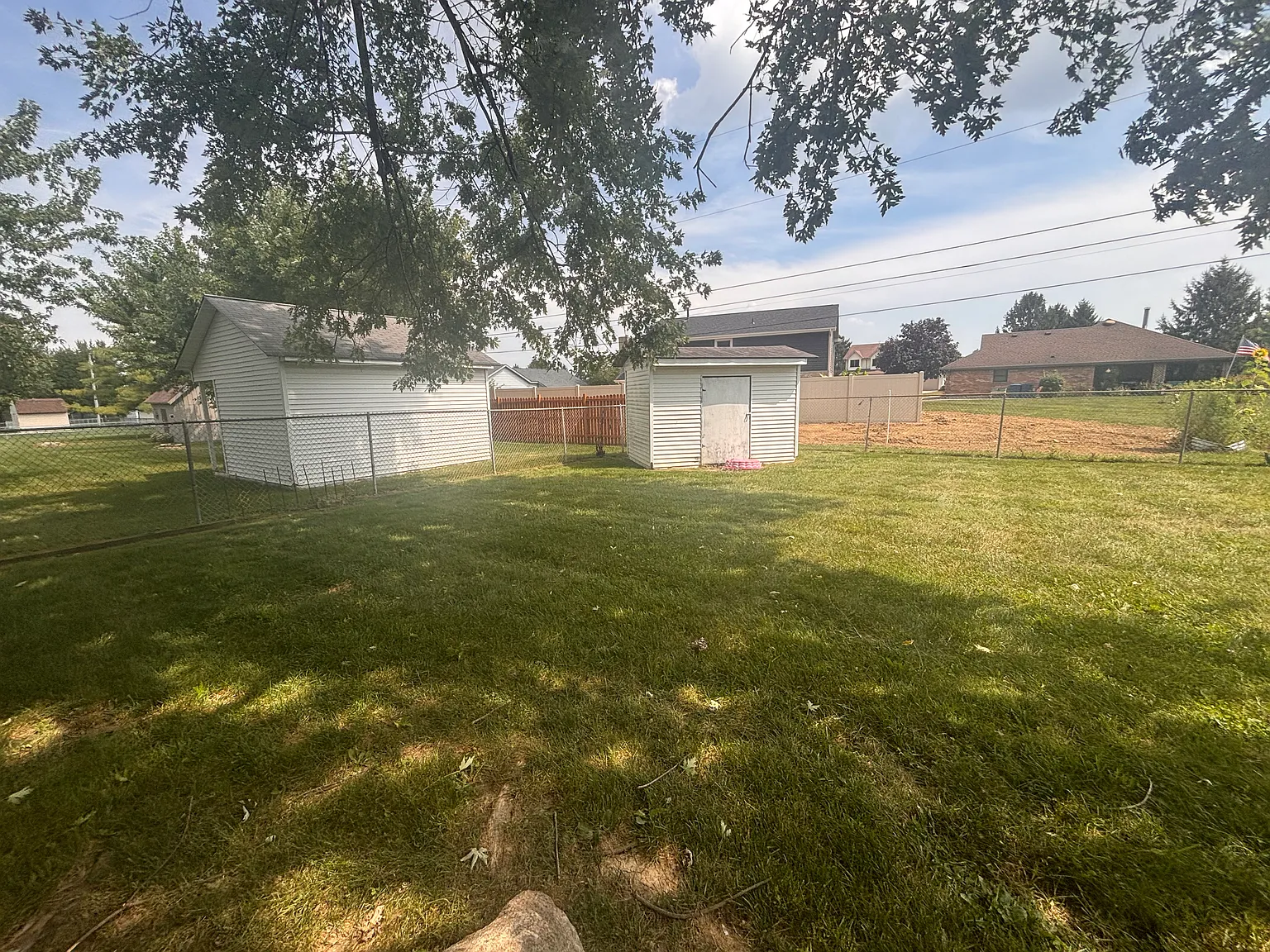 3 bed, 1350 sqft, $2,000 — Photo 3
