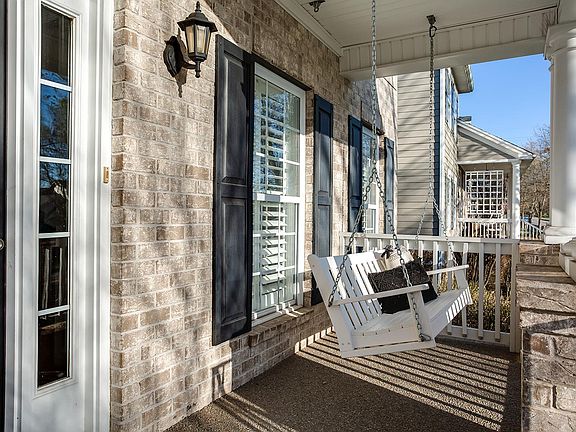 4th image of 3030 Oxford Glen Dr