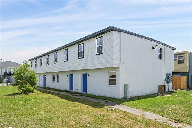 1st image of 7710 N Coronet Ct