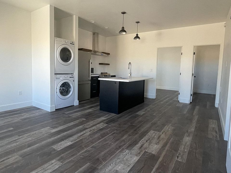 Open and efficient layout