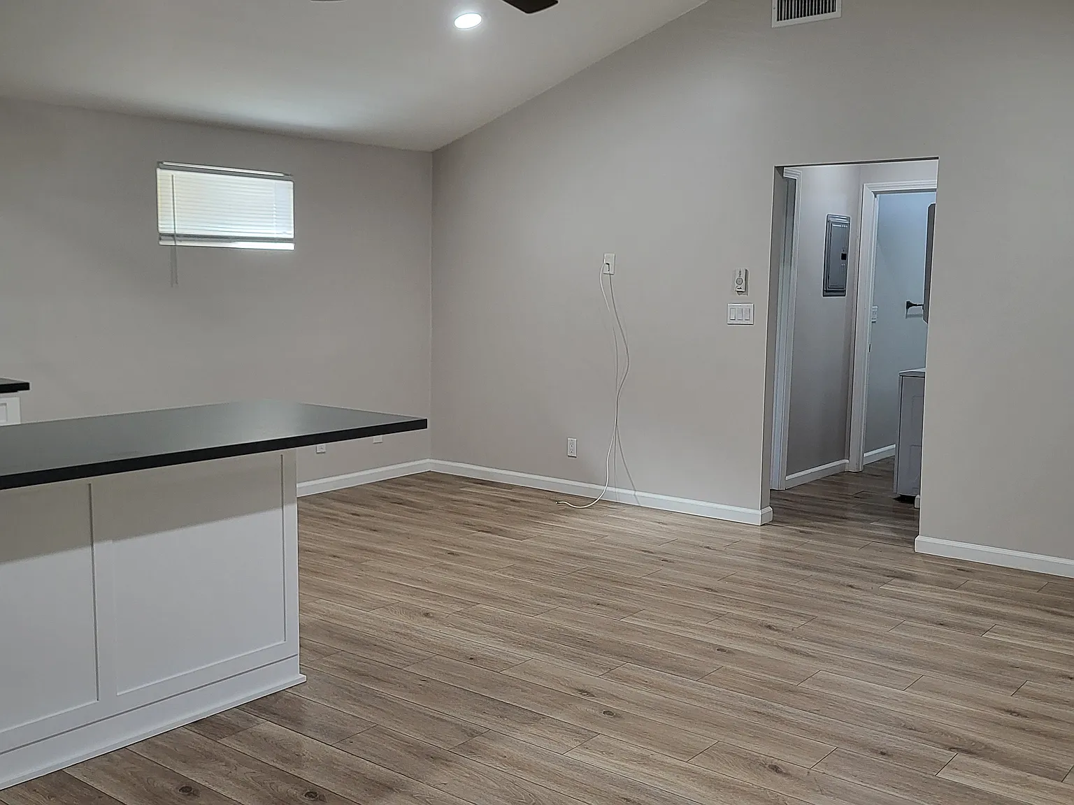 2 bed, 870 sqft, $2,600 — Photo 4