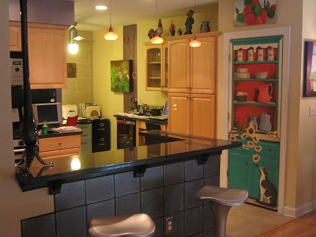 Kitchen Breakfast Bar