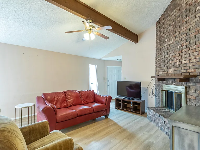 4074 Russell Ave — Photo 4