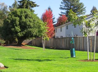 900 S 10th St APT 14, Lebanon, OR 97355