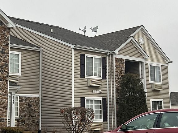 3rd image of 1905 Silverstone Dr