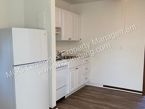 3rd image of 303 SE Grand Ave #71691CA78