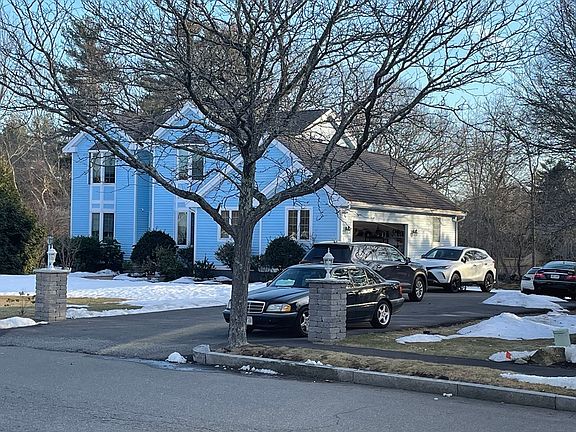 2nd image of 12 Heritage Ln