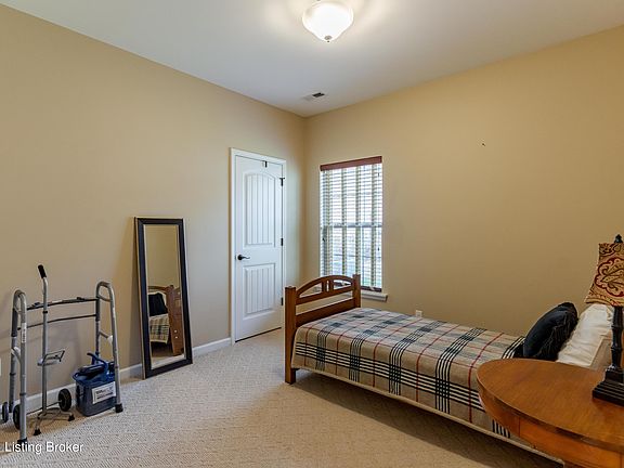 4th image of 130 Twin Brook Ct