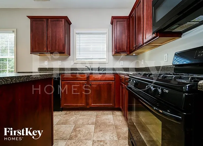 2501 Freemont St — Photo 5