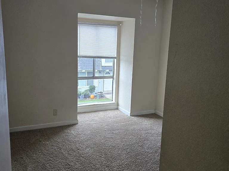5348 Garfield Ave #4 — Photo 12