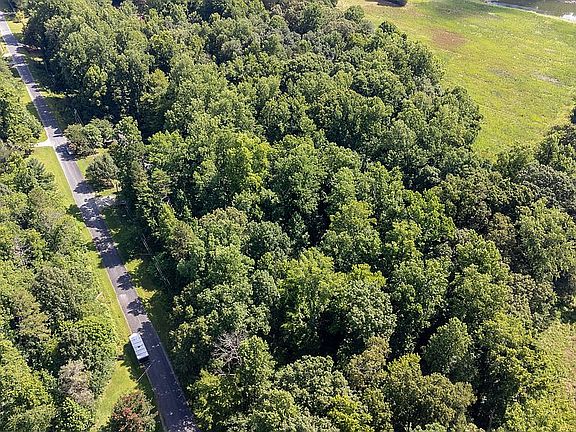 3rd image of 6140 Pinebrook Dr