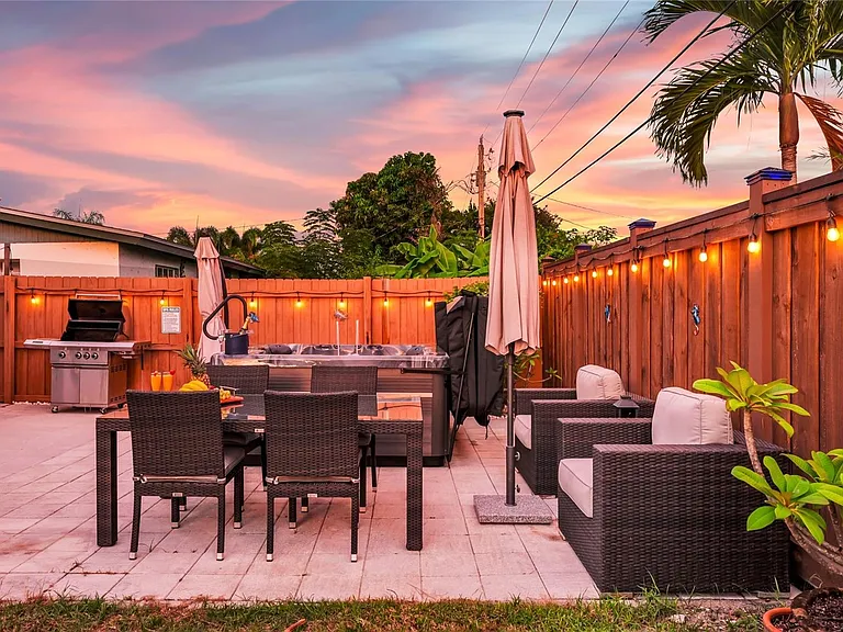 363 Harbor Dr — Photo 46