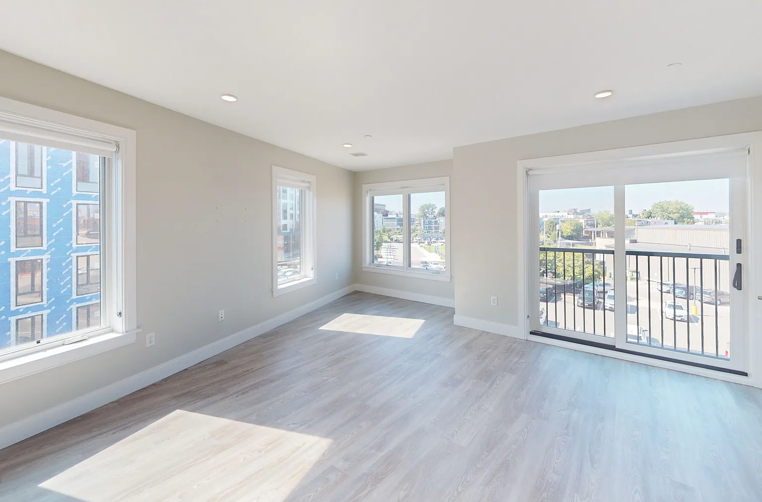 2 bed, 885 sqft, $3,650 — Photo 3