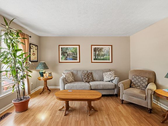 5th image of 219 Mount Vernon Dr