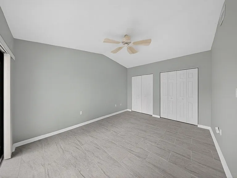 1567 Pheasant Walk #B — Photo 15
