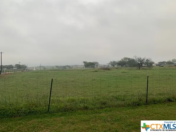 171 County Road 301, Shiner, TX 77984
