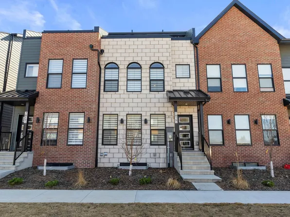 7819 Yorke Rd NW, Edmonton, AB T5G 0W7